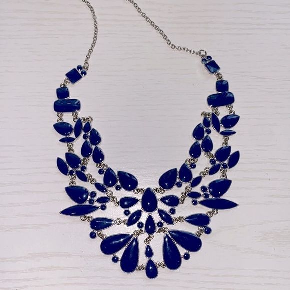 Natasha Couture Jewelry - Beautiful Natasha bib necklace